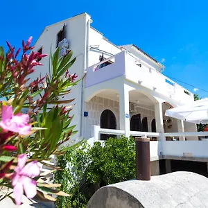 Apartman Lavanda, Pag Town