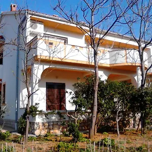  Apartmán Kresimir Beauty With Shadow Trees And Parking Place