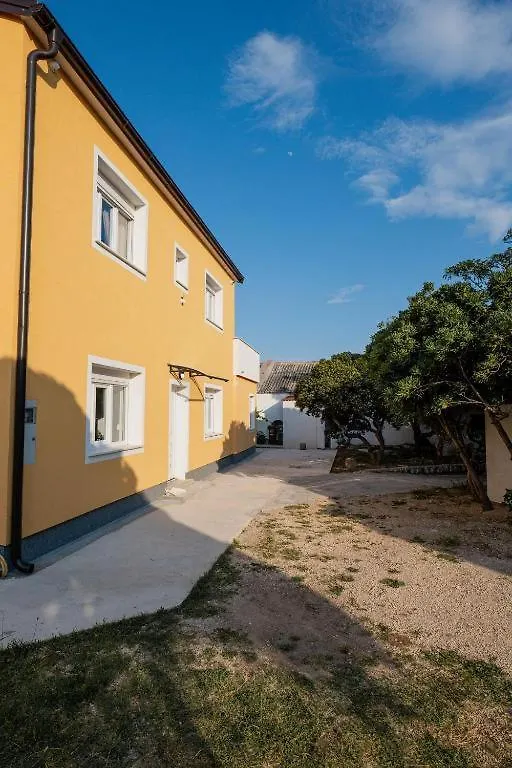 Villa Paro Pag Town